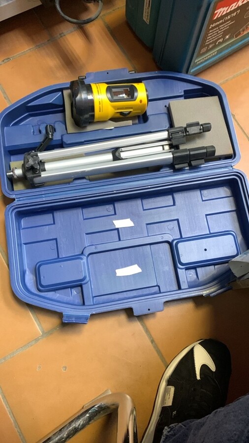 Лазерный уровень NO NAME