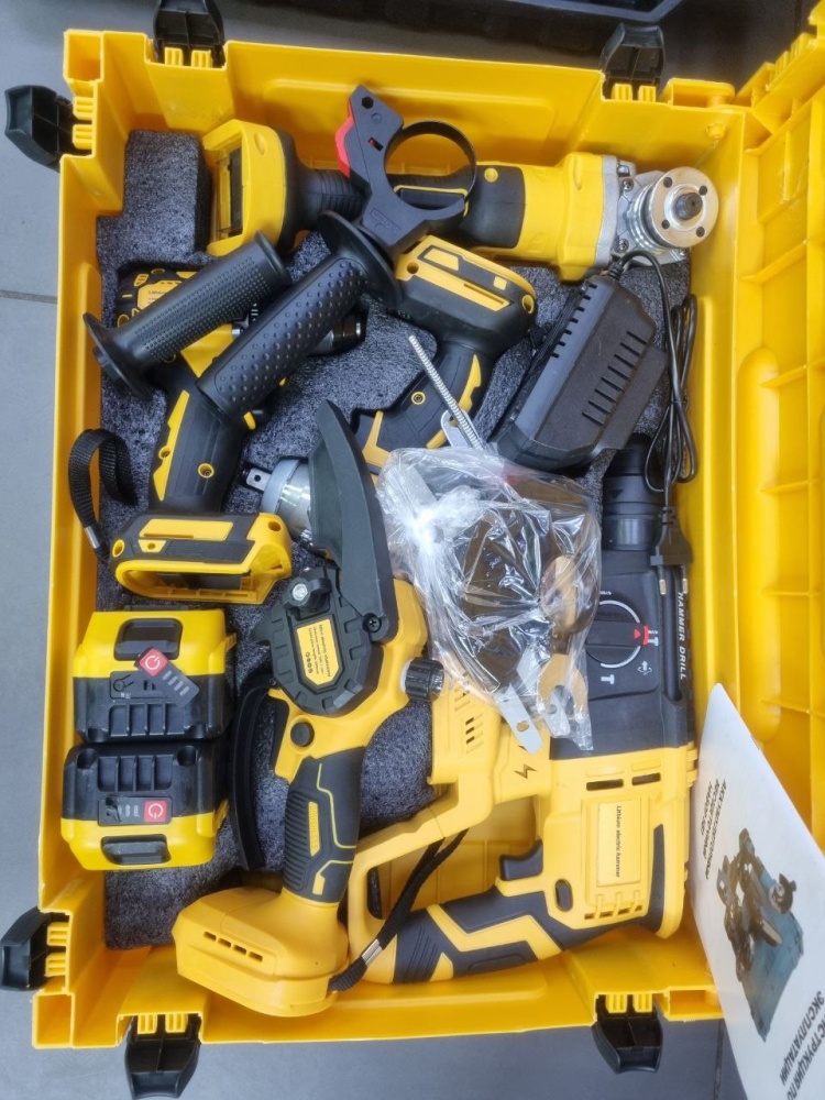 Набор инструментов 5 в 1, акб