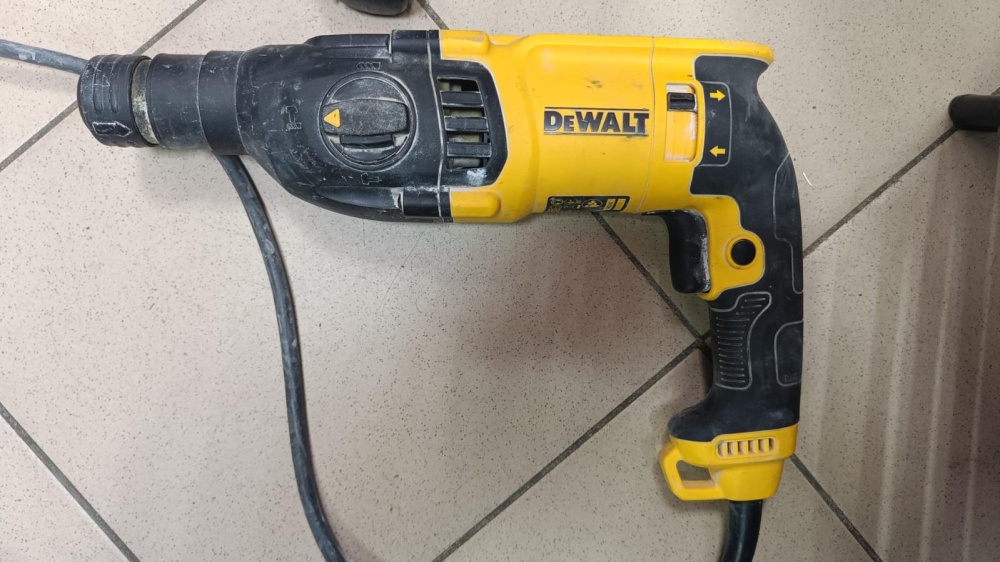 Перфоратор DEWALT